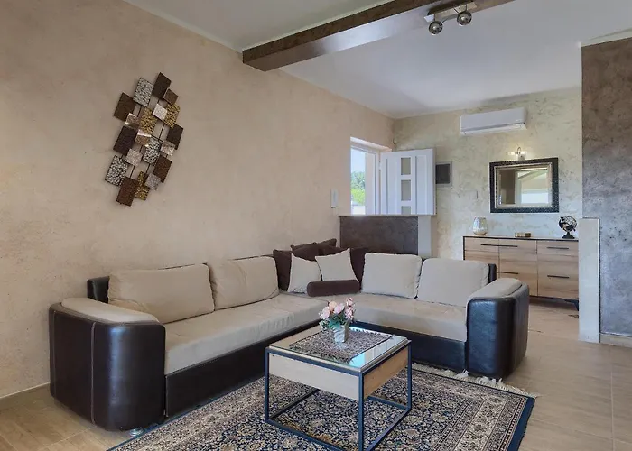 Zafirah Будинок відпочинку Пула