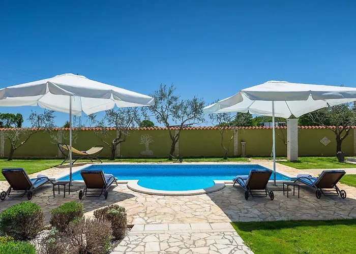 Zafirah Будинок відпочинку Пула