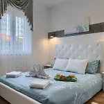 Zafirah * Pula