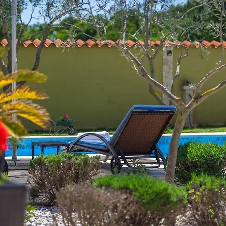 Zafirah Semesterbostad Pula