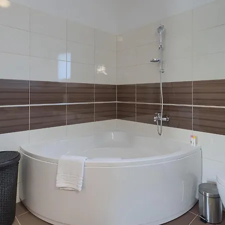 Zafirah بيت للعطل