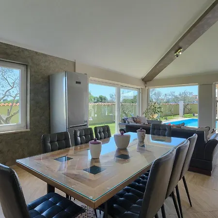 بيت للعطل Zafirah بولا