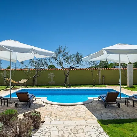 Zafirah Hébergement de vacances Pula