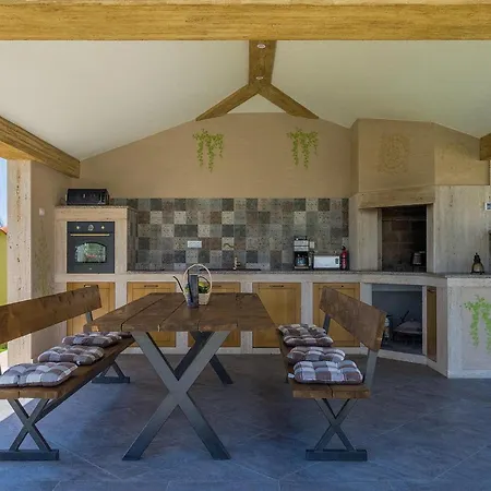 Ferienhaus Zafirah Pula